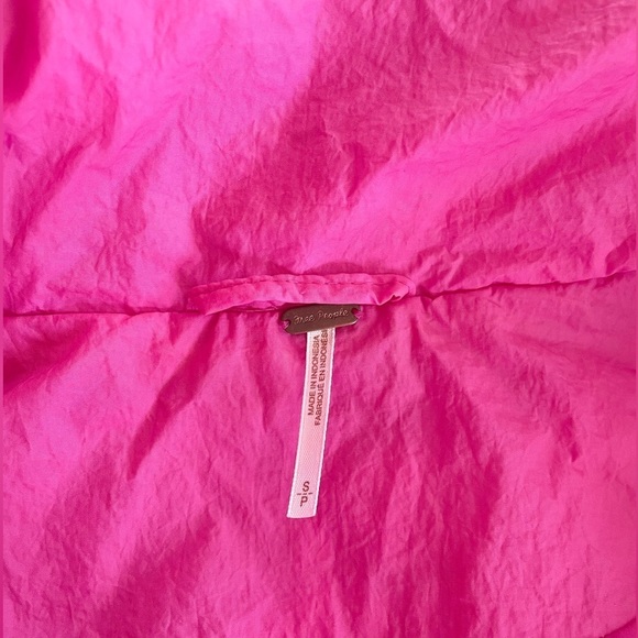 Free People Pink Cropped Puffer - Picture 9 of 16
